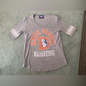 Denver broncos football  xs junk food T-shirt